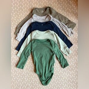Bundle of 5 Honest Baby bodysuits
